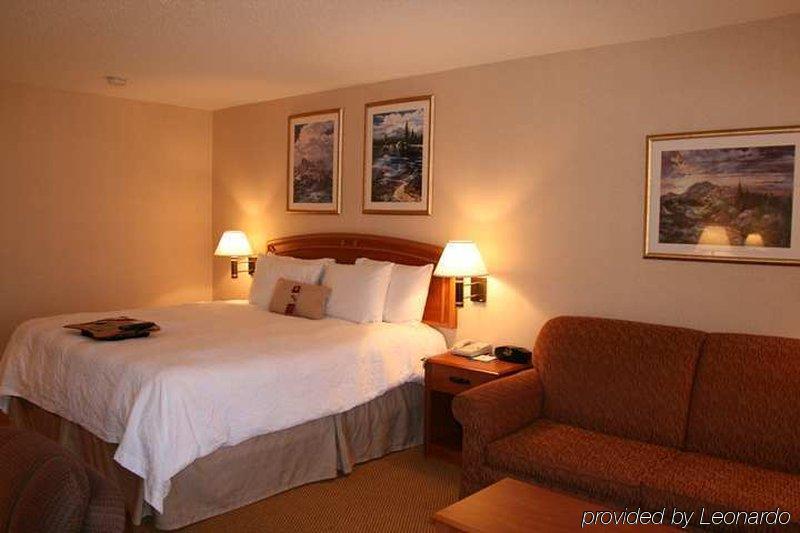 Hampton 3*